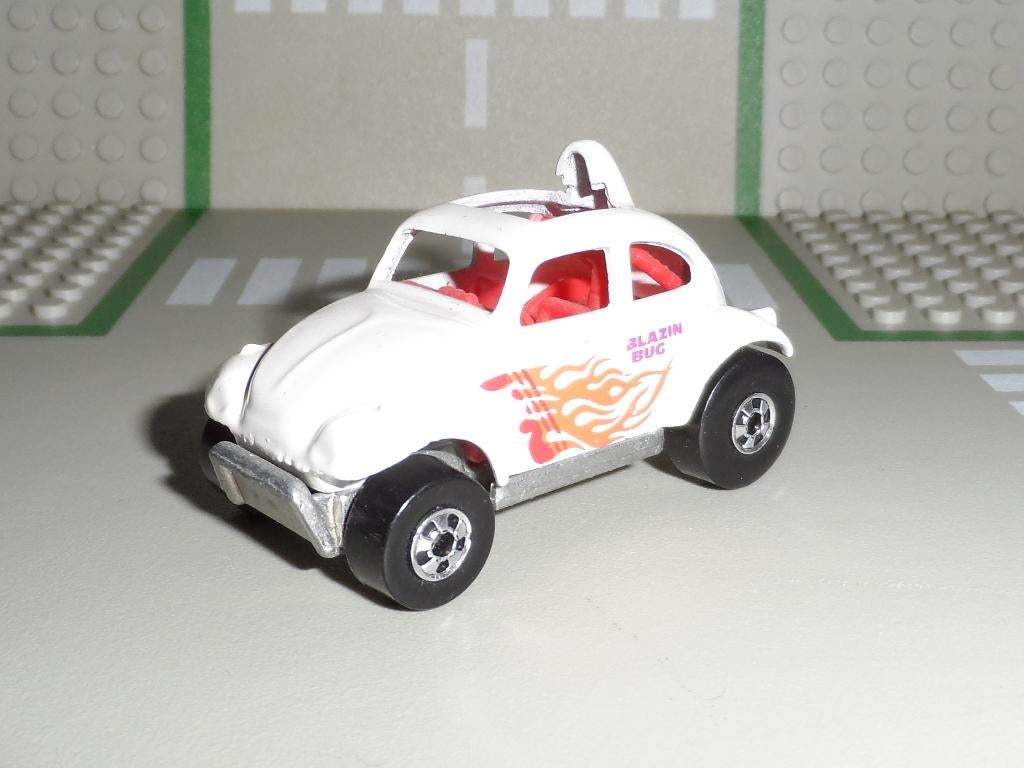 Hot Wheels - Volkswagen Baja Bug Kever - 1:64, Ophalen of Verzenden, Zo goed als nieuw, Auto