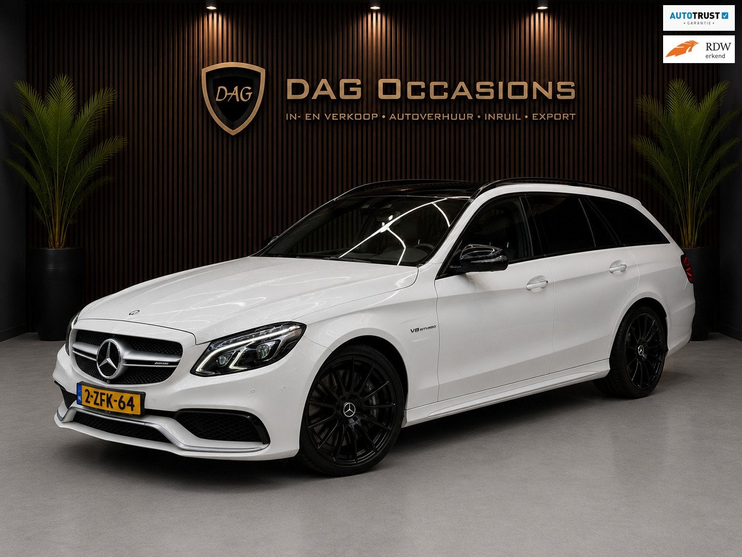 Mercedes-Benz E63 AMG ORG NL|BOMVOL|DEALER ONDERHOUDEN, 5461 cc, Gebruikt, Adaptive Cruise Control, 5 stoelen