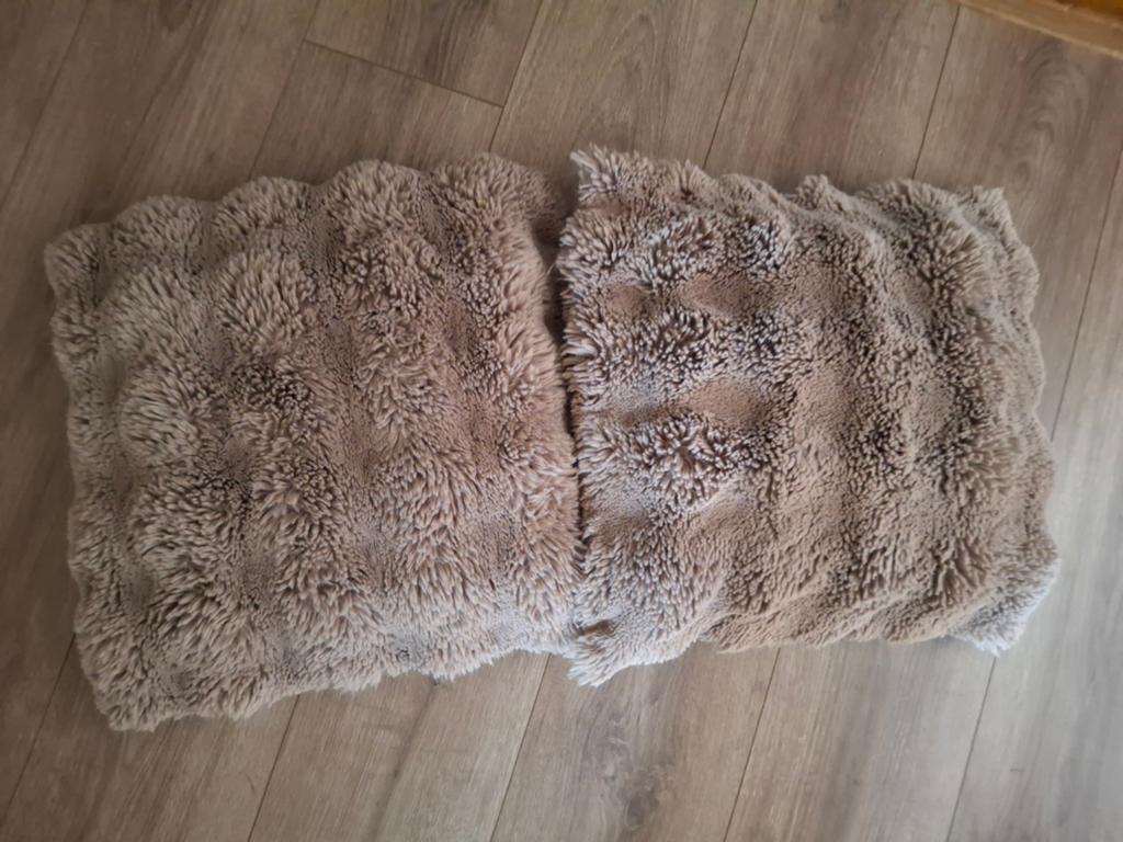 Sierkussens, Huis en Inrichting, Woonaccessoires | Kussens, Ophalen of Verzenden, Zo goed als nieuw, Vierkant