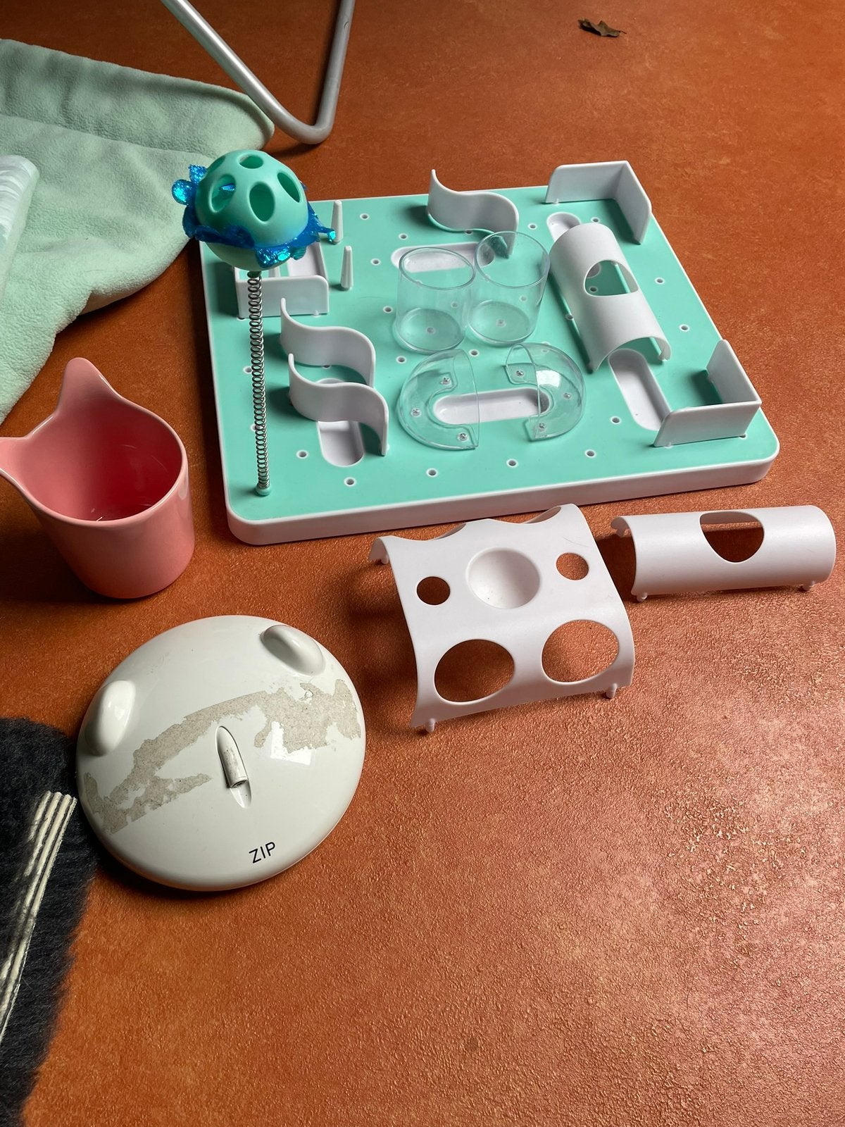 Voerpuzzel, lazer robot en warm vetbed, Dieren en Toebehoren, Ophalen of Verzenden, Zo goed als nieuw