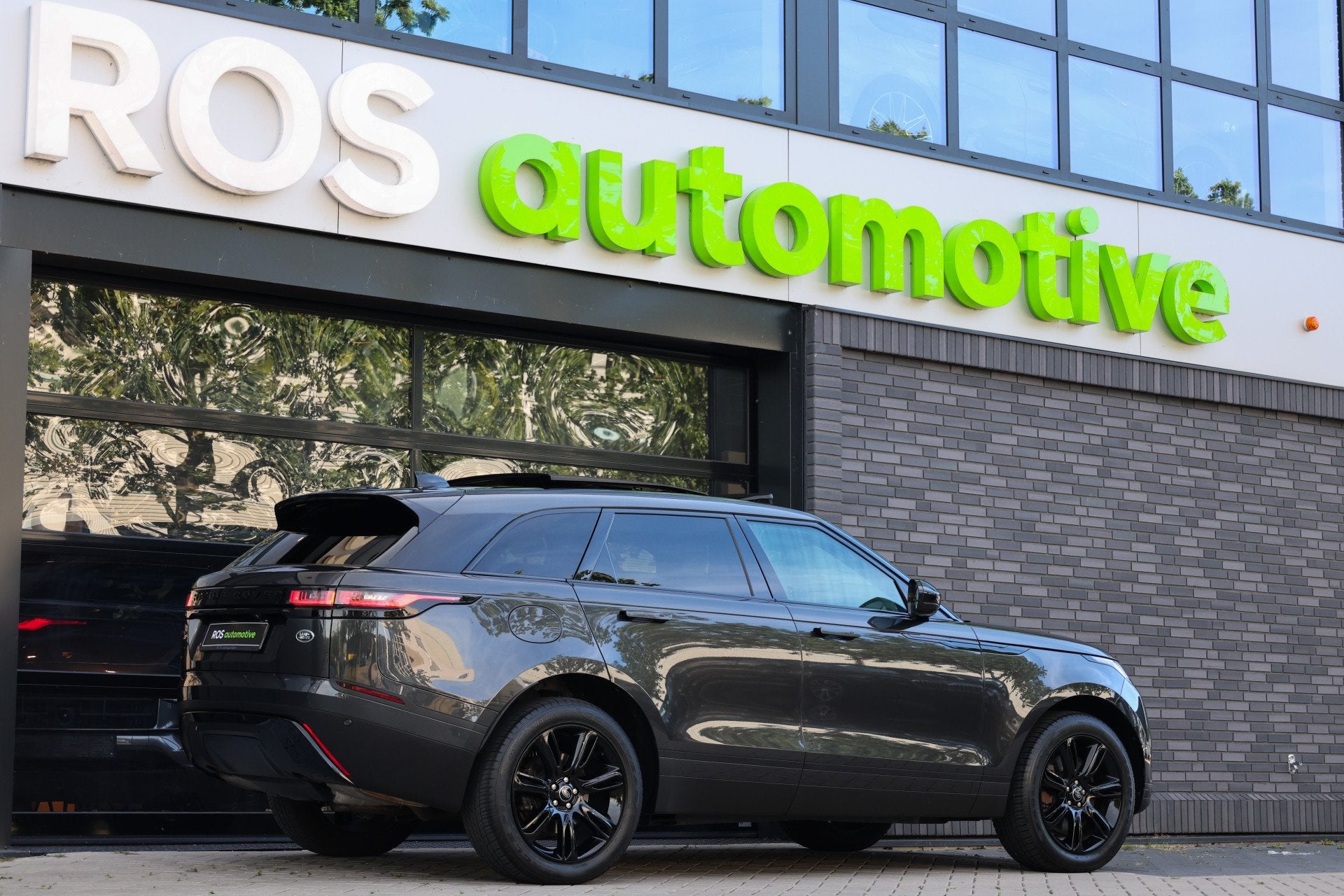 Land Rover Range Rover Velar 2.0 P400e SE | BTW | PANO | MER, Automaat, 404 pk, Gebruikt, 4 cilinders