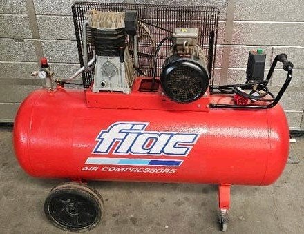 Fiac snaaraangedreven compressor AB 300/590 5,5 PK 270 liter, Ophalen, Zo goed als nieuw