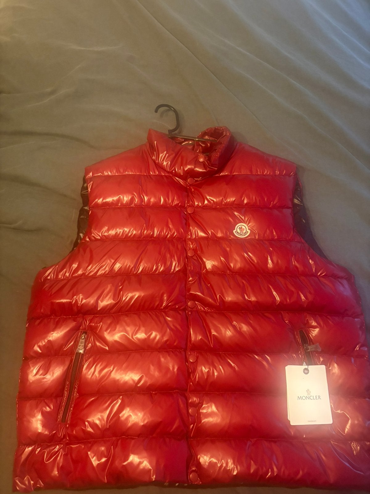 Moncler bodywarmer, Ophalen of Verzenden, Zo goed als nieuw, Overige maten, Rood