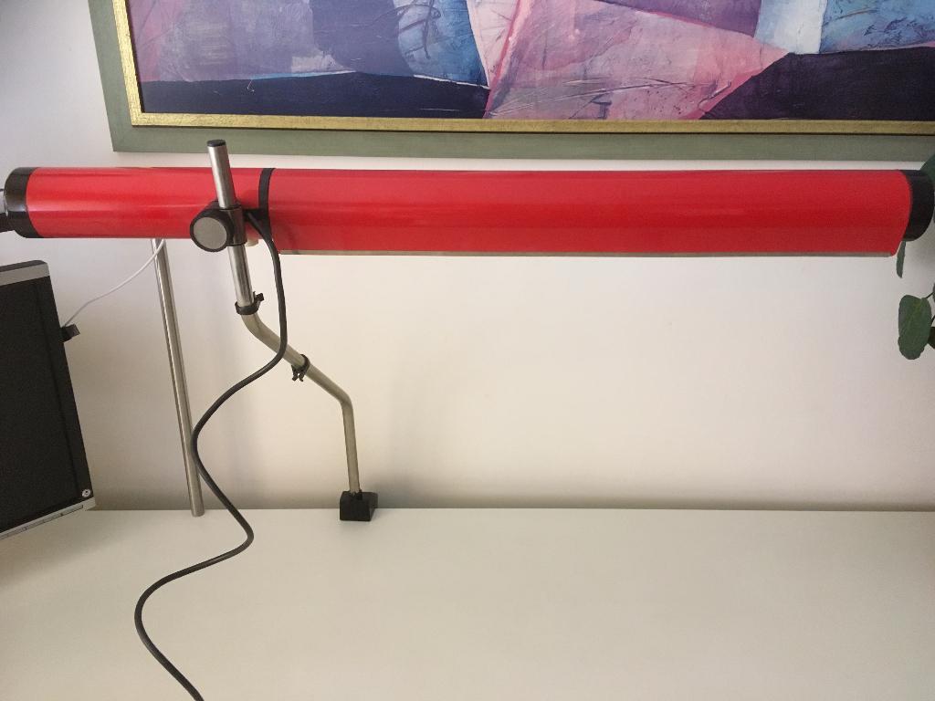 Rode vintage VEB NARVA bureaulamp uit jaren '70, Gebruikt, 50 tot 75 cm, Jaren '70, Ophalen of Verzenden