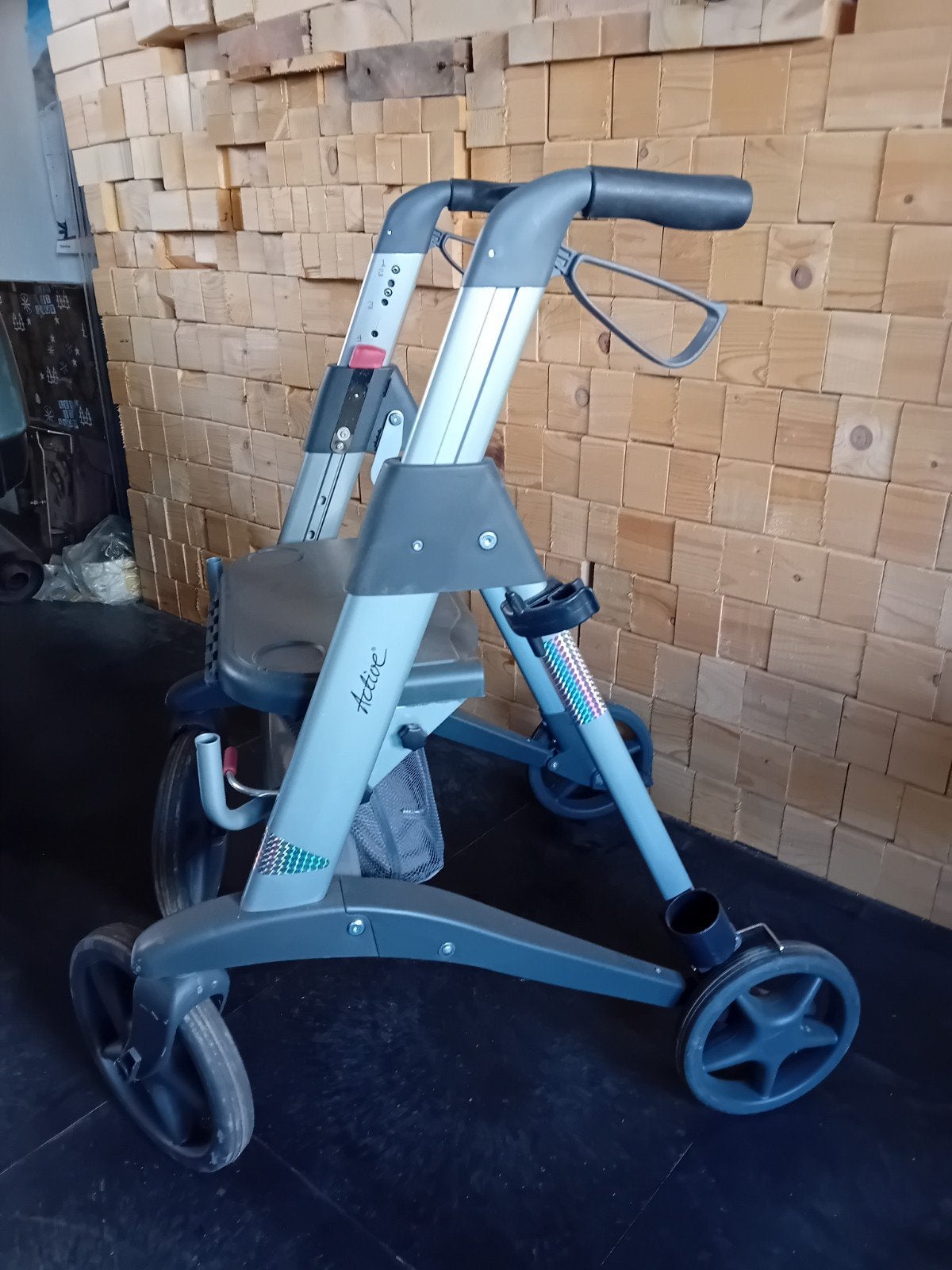 rollator Active ANWB, Diversen, Ophalen, Opvouwbaar, Zo goed als nieuw