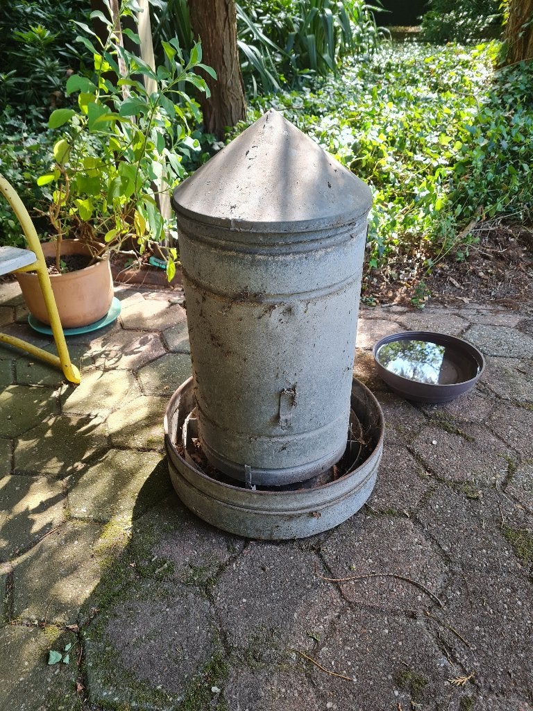 Zinken Vogelvoer toren, Ophalen, Gebruikt, Zand en Verzorging
