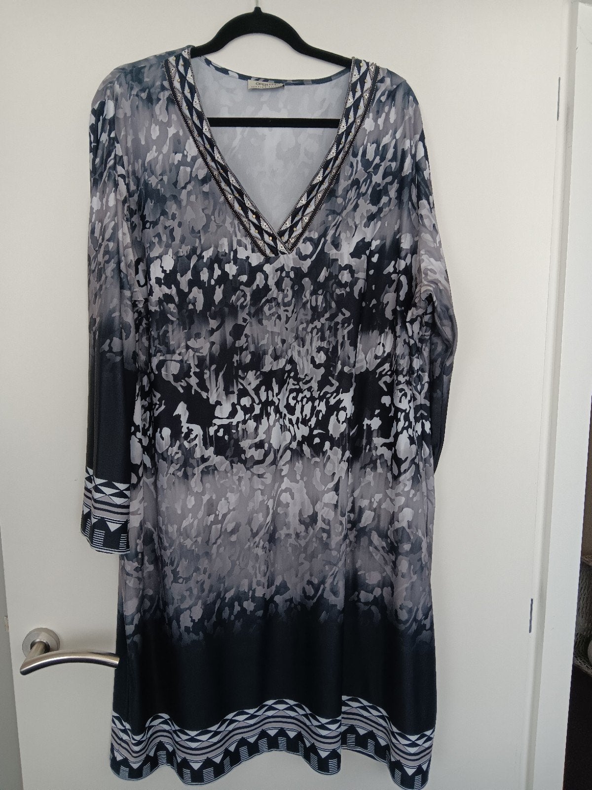 Te Koop: OPEN END Jurk,  mt 50. Bijna NIEUW! (J-36), Kleding | Dames, Grote Maten, Zo goed als nieuw, Jurk, Grijs, Ophalen of Verzenden