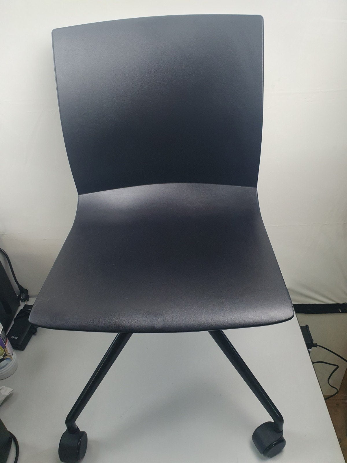 5 Gispen stoelen - Zwart, met wieltjes, Ophalen