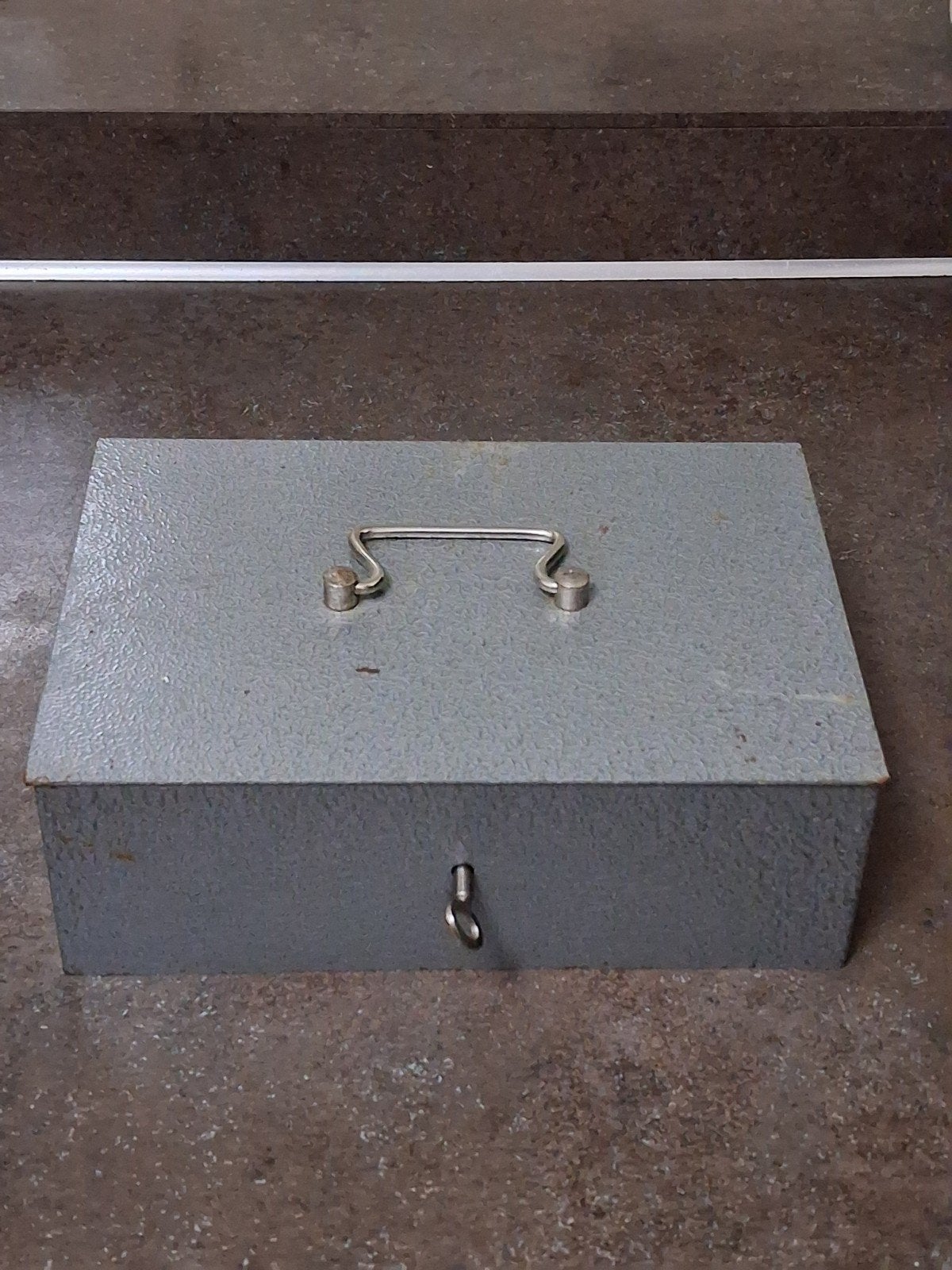 geld / documenten kist metaal 24,5 x 17,5 cm, Ophalen of Verzenden, Metaal, Minder dan 50 cm