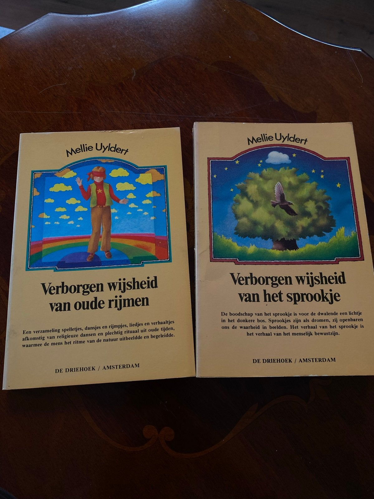 Mellie Uyldert - Verborgen wijsheid van oude rijmen & sprook, Boeken, Ophalen of Verzenden, Gelezen, Spiritualiteit algemeen, Achtergrond en Informatie