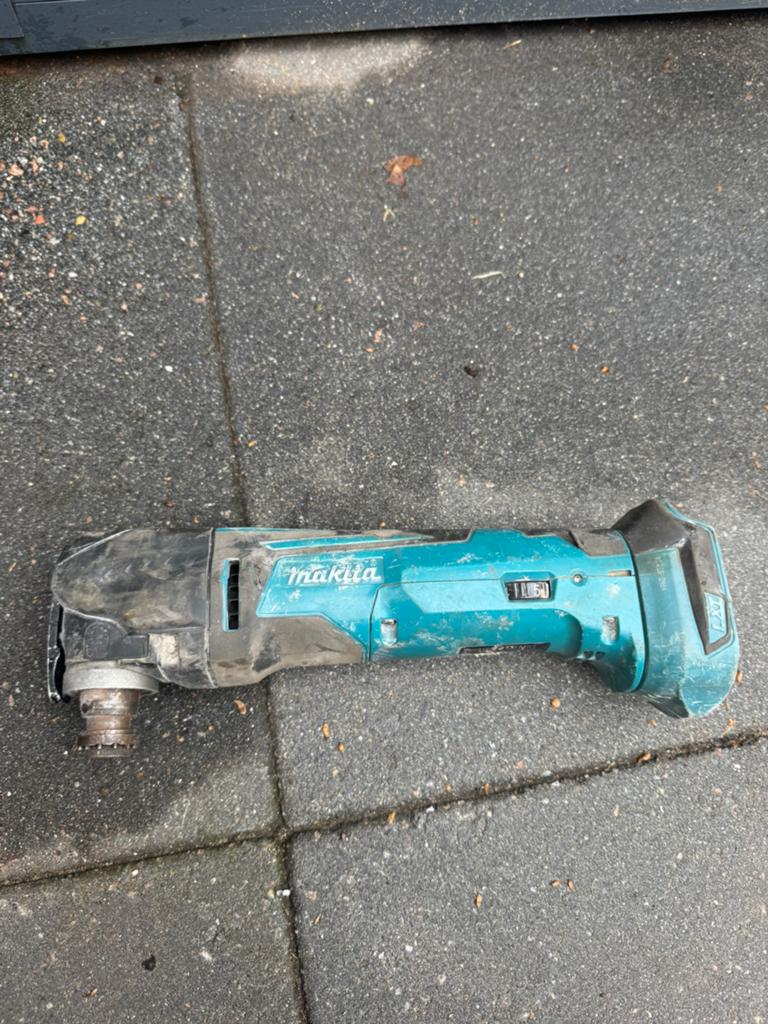 Makita multitool, Ophalen of Verzenden, Gebruikt, Minder dan 700 watt, Overige typen