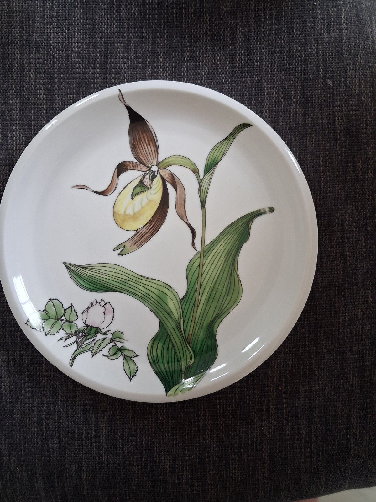 Ikea Midsommar bord 23,5cm., Ophalen of Verzenden, Porselein, Overige stijlen, Bord(en)