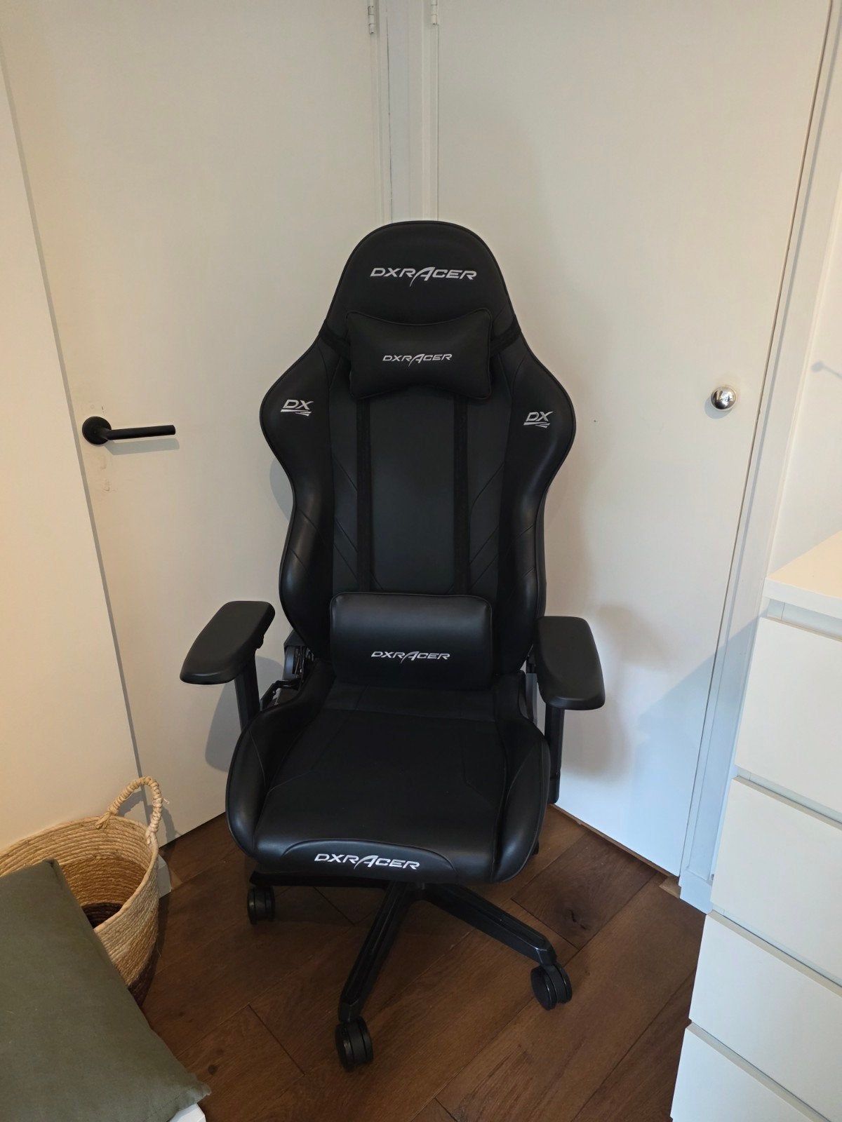 DXRacer GLADIATOR G001-N Gaming Stoel - Zwart, Huis en Inrichting, Bureaustoelen, Ophalen, Gaming bureaustoel, Zwart, Zo goed als nieuw