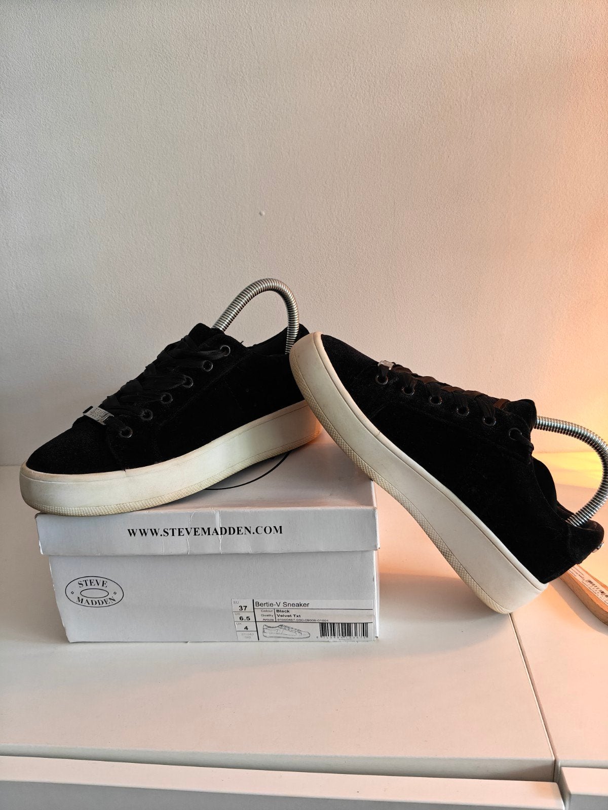 Steve Madden Bertie-V Sneakers - Zwart, licht gedragen, Zwart, Steve Madden, Ophalen of Verzenden, Sneakers of Gympen