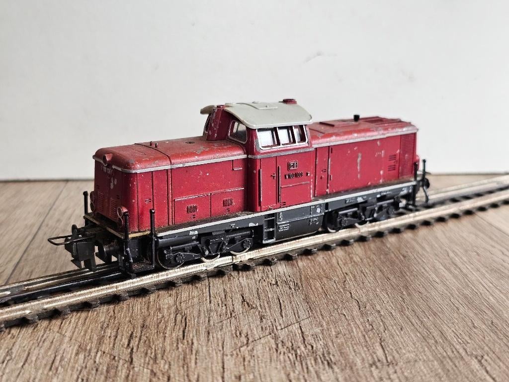 Modeltrein H0 TRIX-EXPRESS V100 LOKOMOTIEF metaal GETEST OK, Gebruikt, Trix, Ophalen of Verzenden, Analoog