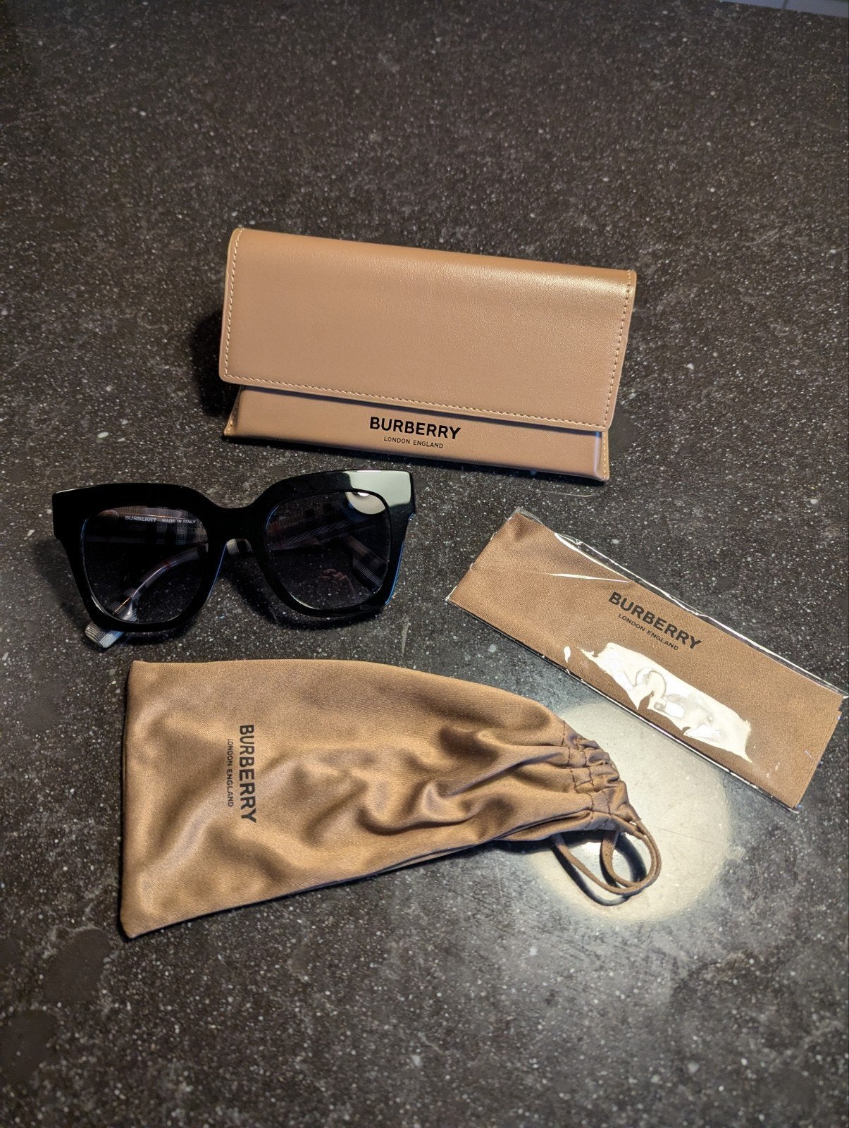 Burberry BE4364 "Kitty" zonnebril (Dames) - Maat 49-21-145, Overige merken, Zonnebril, Zwart, Ophalen of Verzenden