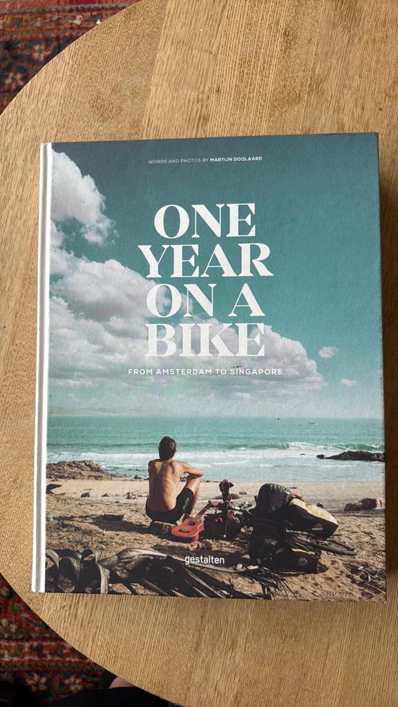 ≥ One Year On A Bike: Van Amsterdam naar Singapore | Marktplaats
