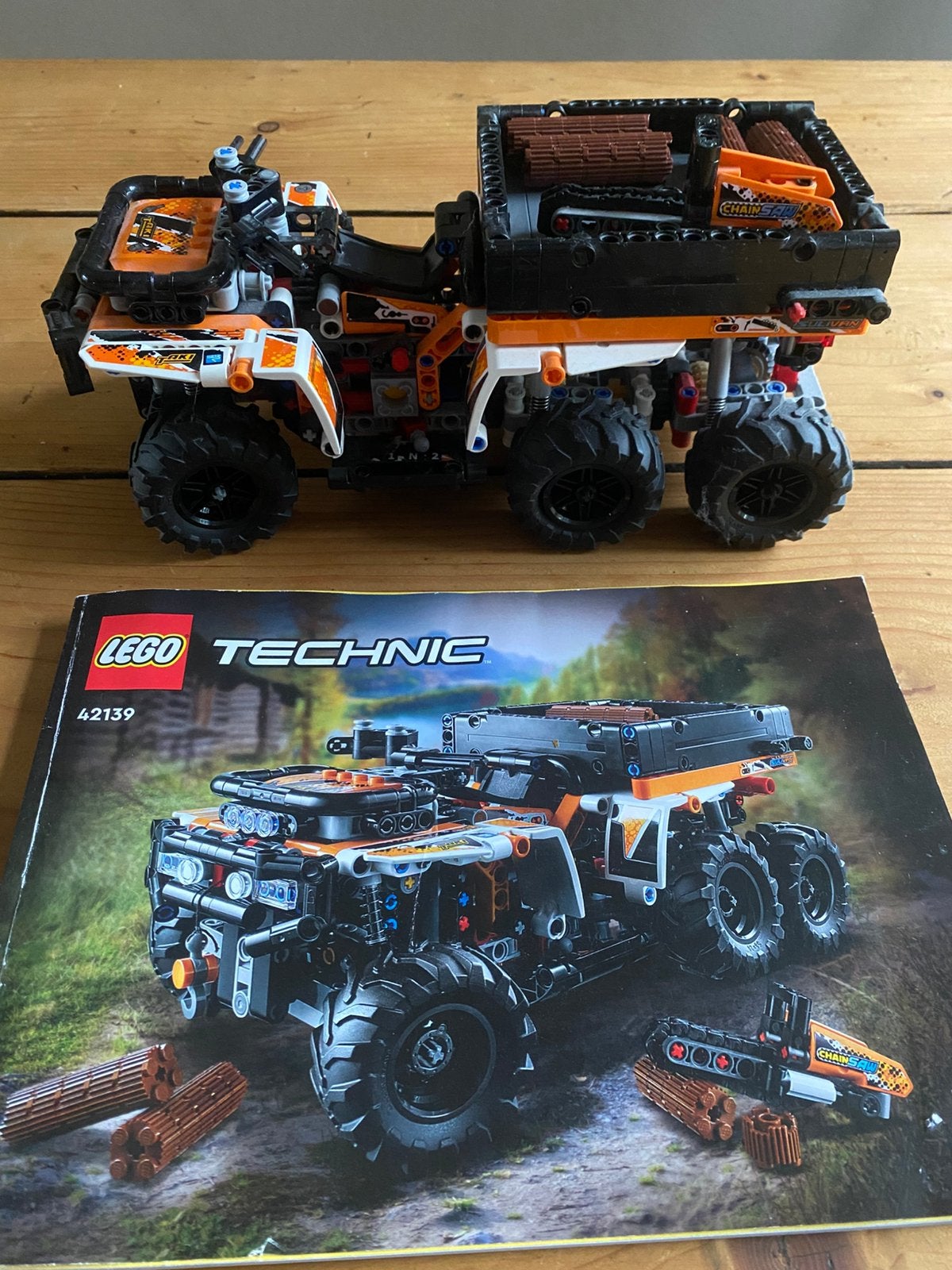 Lego Technic Terreinwagen met boomstammen en kettingzaag, Ophalen, Lego, Zo goed als nieuw, Complete set