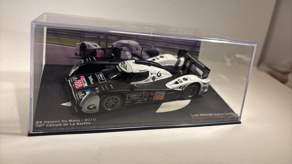 Lola b09 /60 aston martin  24 h du mans 2010 atlas 1.43, Hobby en Vrije tijd, Modelauto's | 1:43, Overige merken, Auto, Ophalen of Verzenden