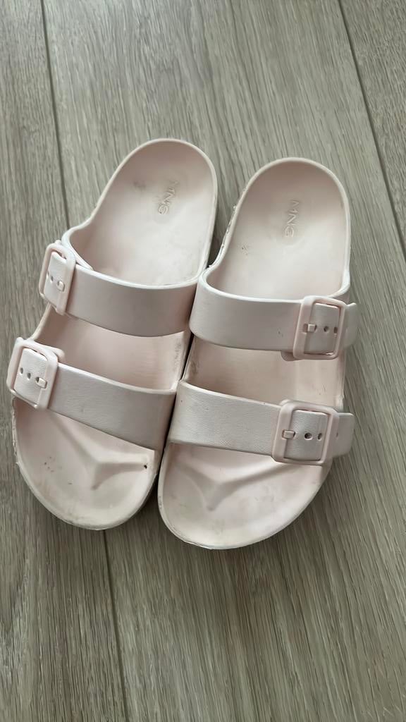 Mango slippers maat 31/32 zgan, Ophalen of Verzenden, Zo goed als nieuw, Meisje, Schoentjes