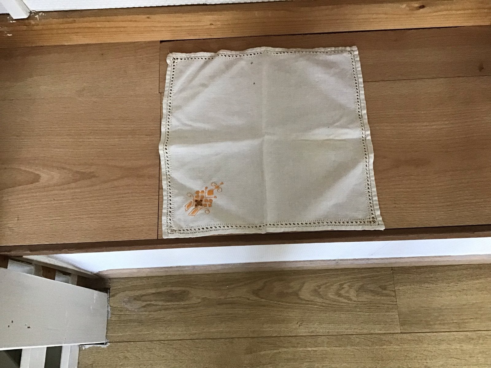 Antiek handgemaakt zakdoekje/kleedje, Ophalen of Verzenden