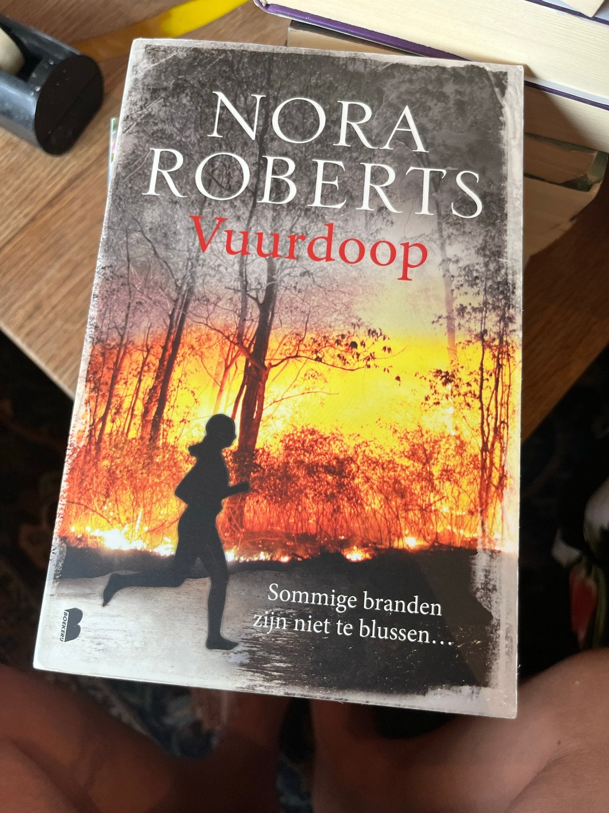 Nora Roberts - Vuuurdoop (Thriller), Ophalen of Verzenden, Zo goed als nieuw, Nederland