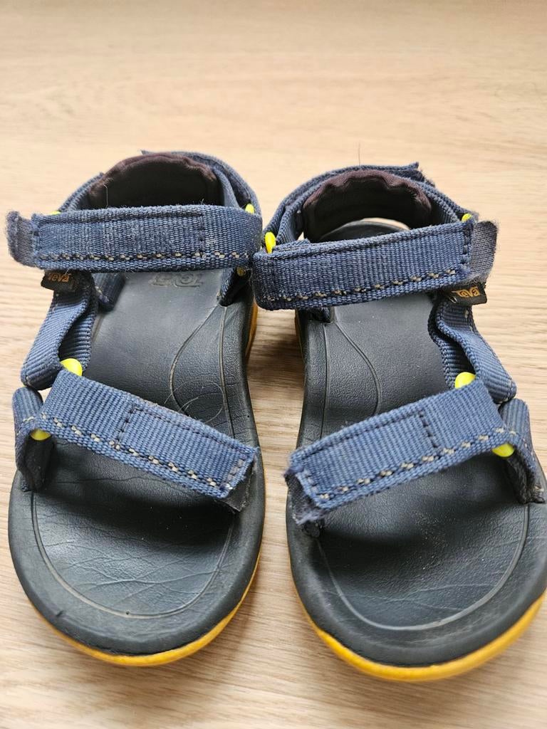 Teva sandalen maat 22/23, vallen groot, Kinderen en Baby's, Kinderkleding | Schoenen en Sokken, Gebruikt, Jongen of Meisje, Schoenen