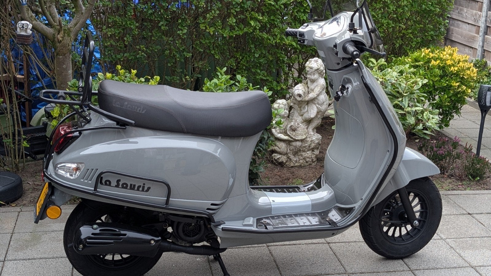 La Souris Sourini Scooter - Zo goed als nieuw, Fietsen en Brommers, Ophalen, La Souris, Zo goed als nieuw, Benzine