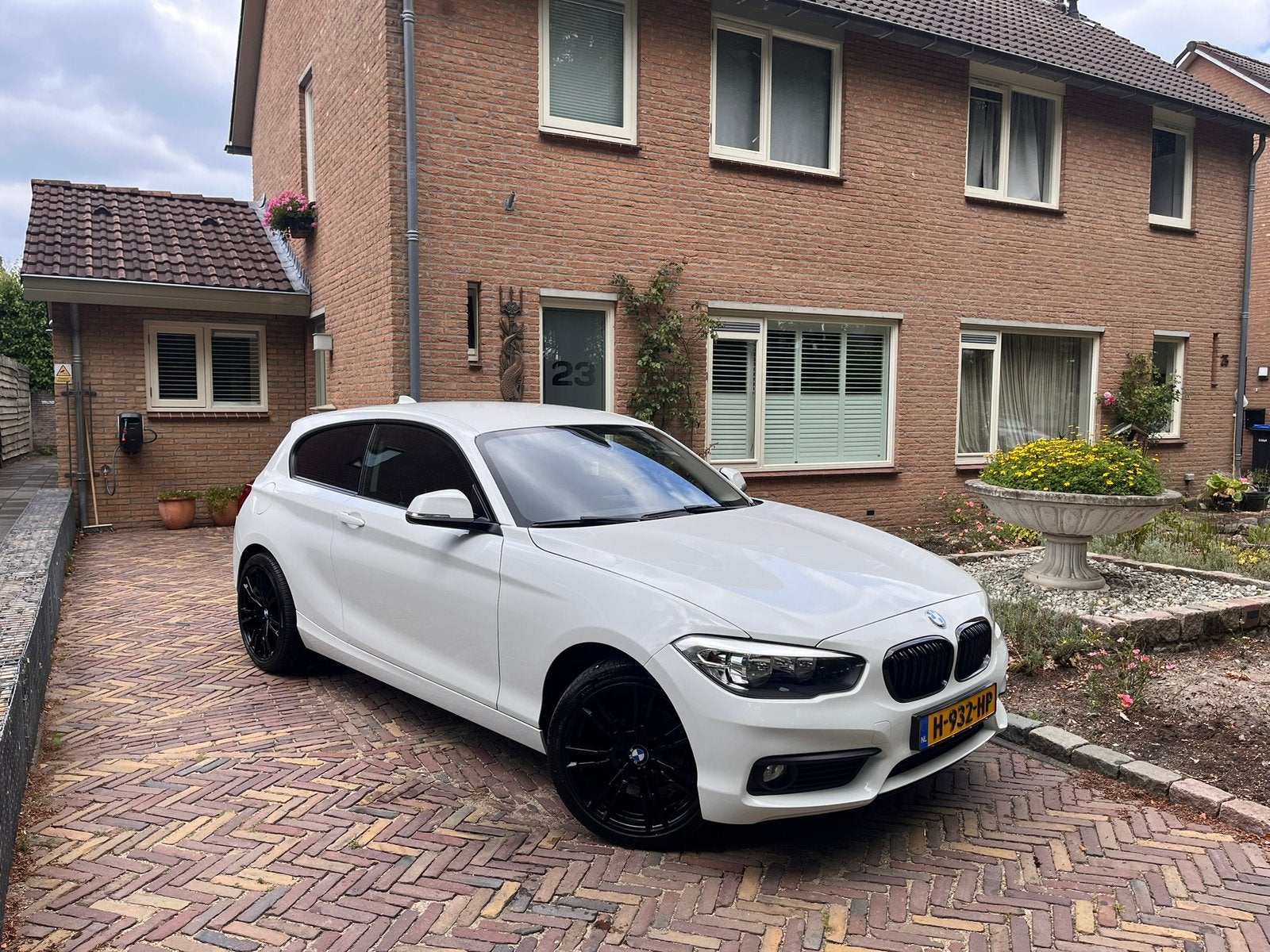 BMW 116i M SPORT | PUNTGAAF! | Navi | Stoelverwarming, 1-Serie, Navigatiesysteem, Wit, 1200 kg