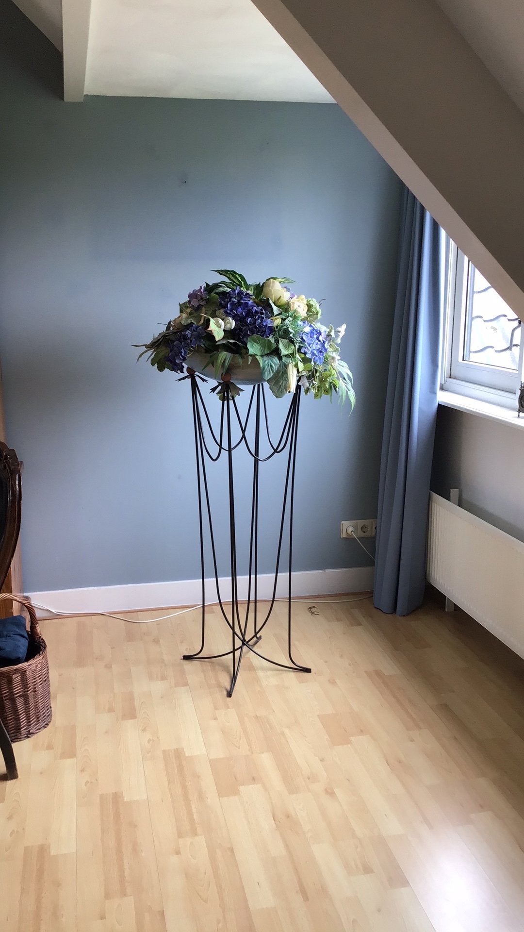 Bloemenzuil met zijden bloemen, Huis en Inrichting, Woonaccessoires | Zuilen en Pilaren, Ophalen, Zo goed als nieuw