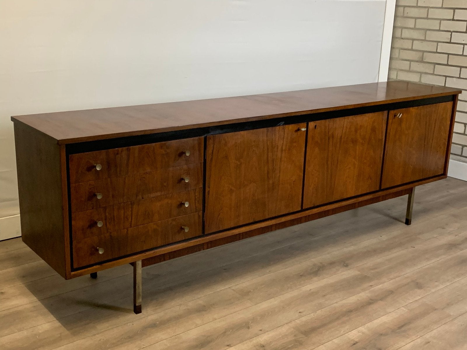 Midcentury Italiaans dressoir Amerikaans noten, Ophalen of Verzenden, Gebruikt, 25 tot 50 cm, 200 cm of meer