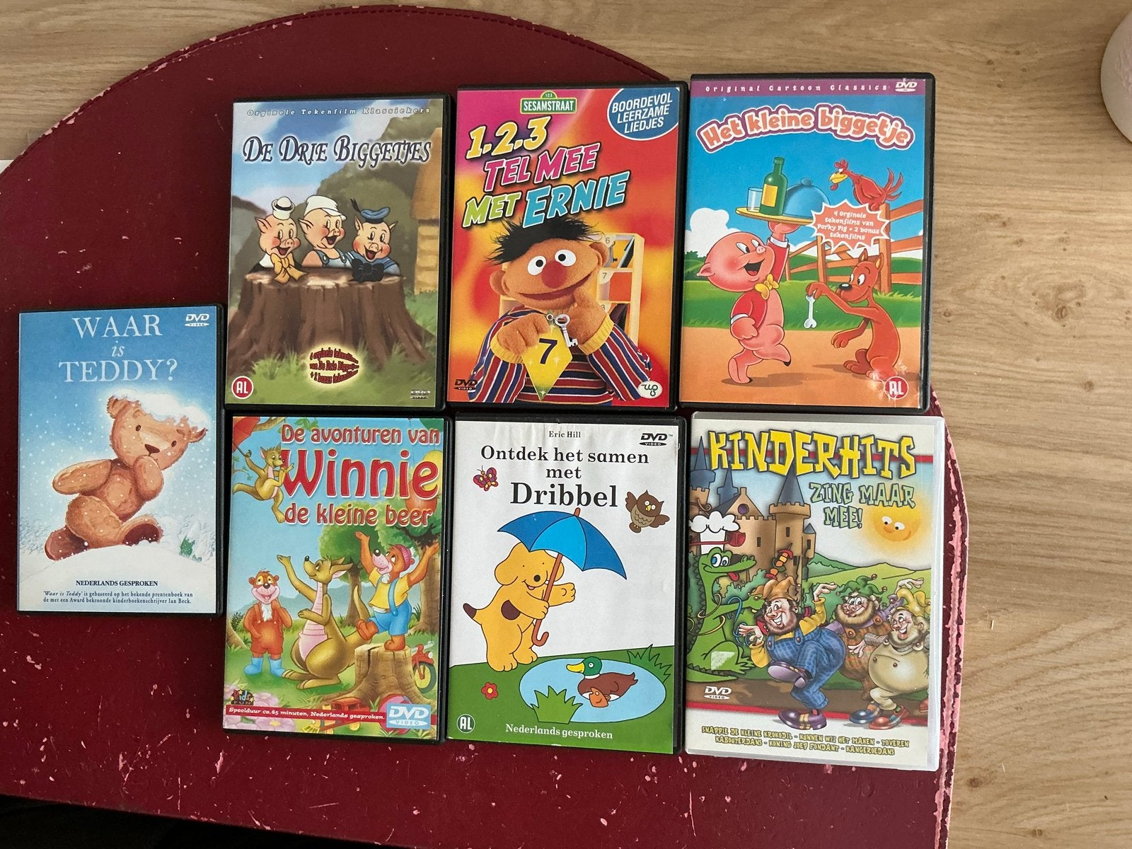 7 Kinder DVD's: Sesamstraat, Dribbel, Winnie de Poeh en meer, Gebruikt, Alle leeftijden, Overige typen, Familie