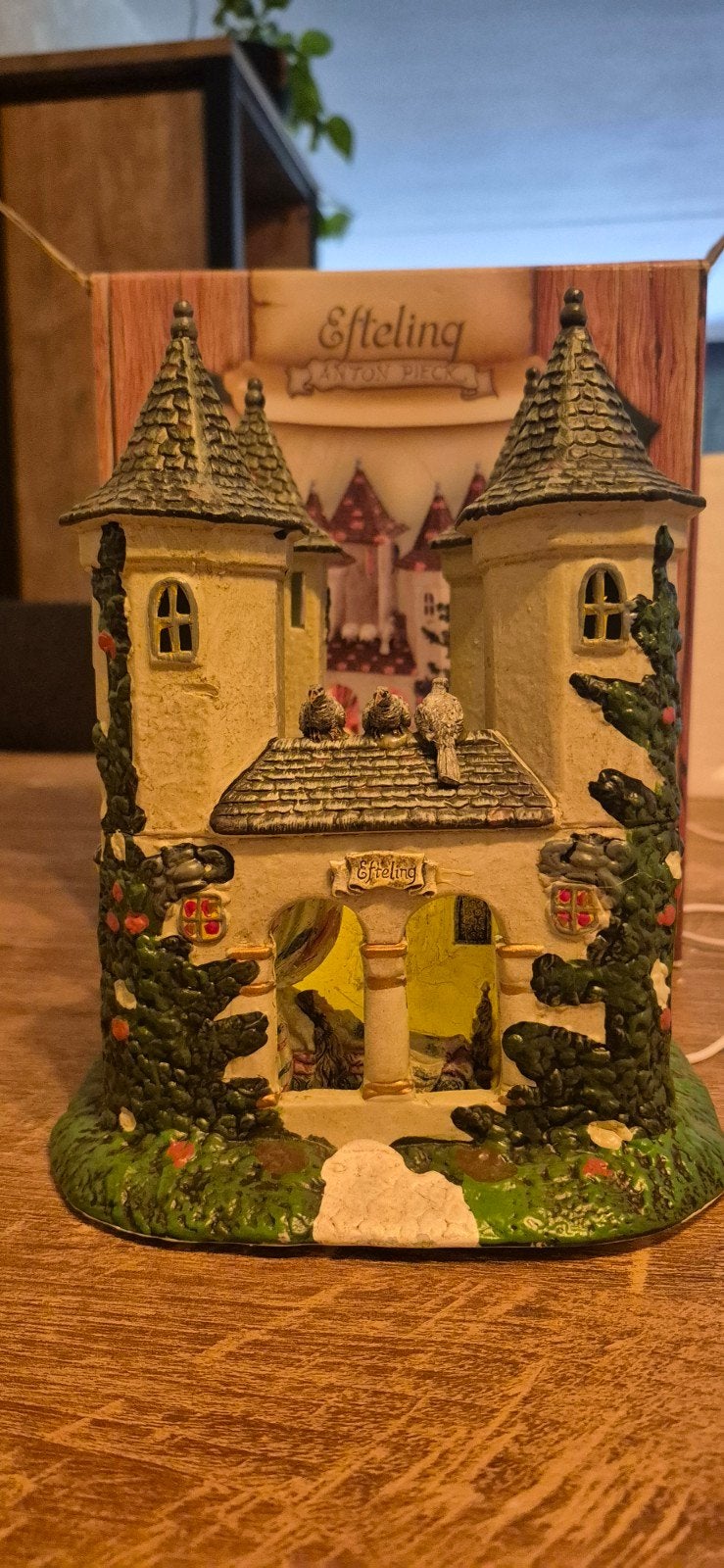 Efteling Kasteel van Doornroosje met verlichting, Verzamelen, Efteling, Ophalen of Verzenden, Beeldje of Poppetje