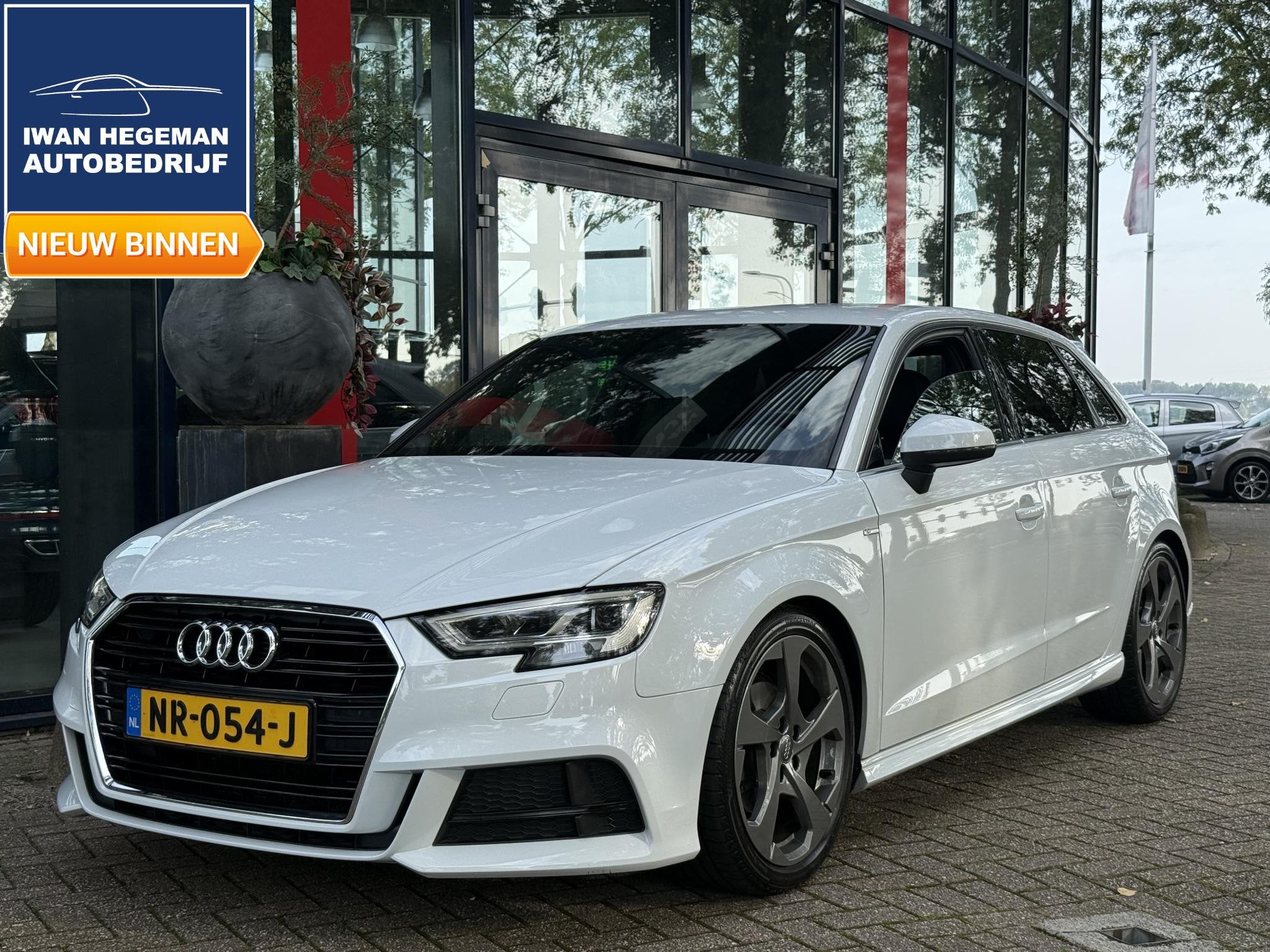 Audi A3 Sportback 1.0 TFSI Sport S Line Edition | PDC | Clim, Auto's, 12 maanden, Gebruikt, Automatische klimaatregeling, Wit
