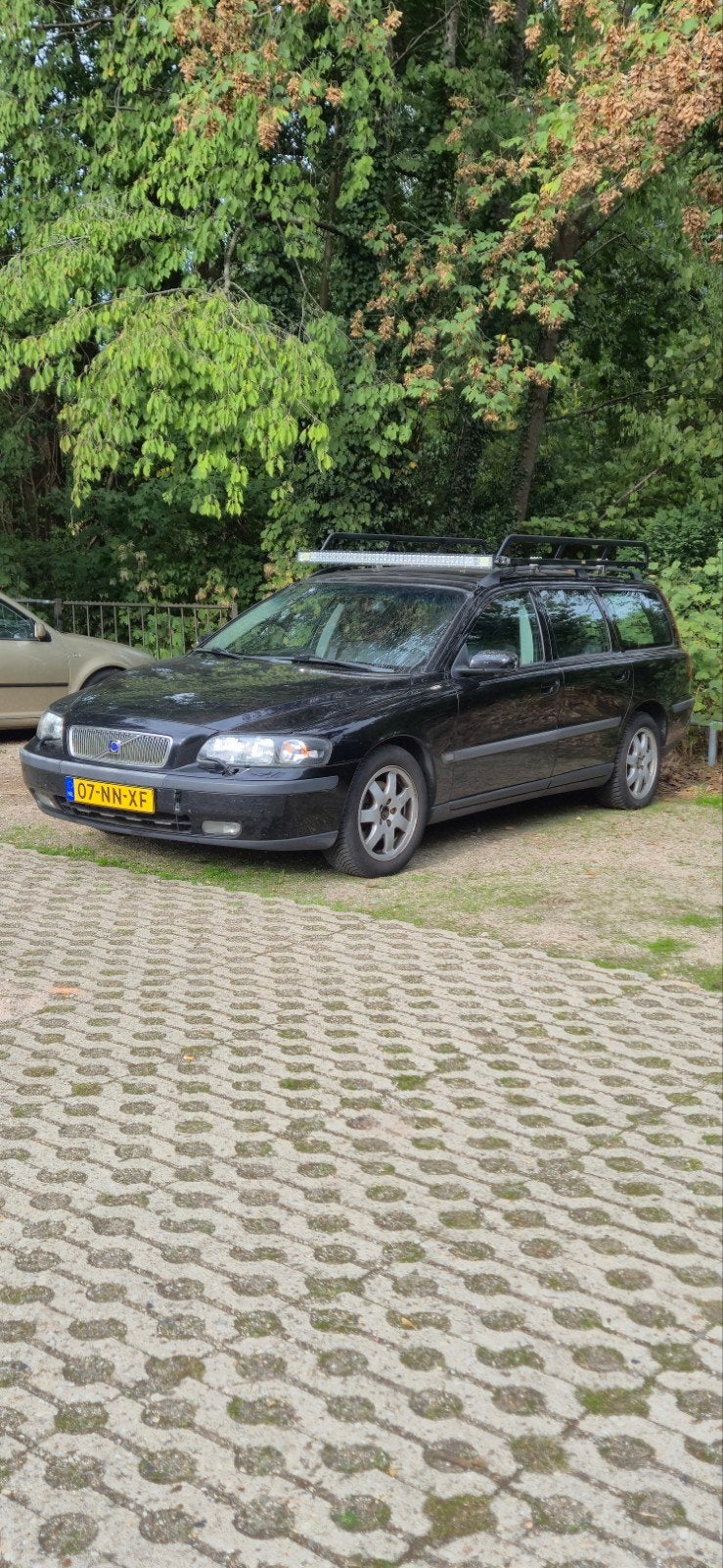Volvo V70 2.4 170PK AUT 2004 Zwart, 1556 kg, 1800 kg, Zwart, Stationwagon