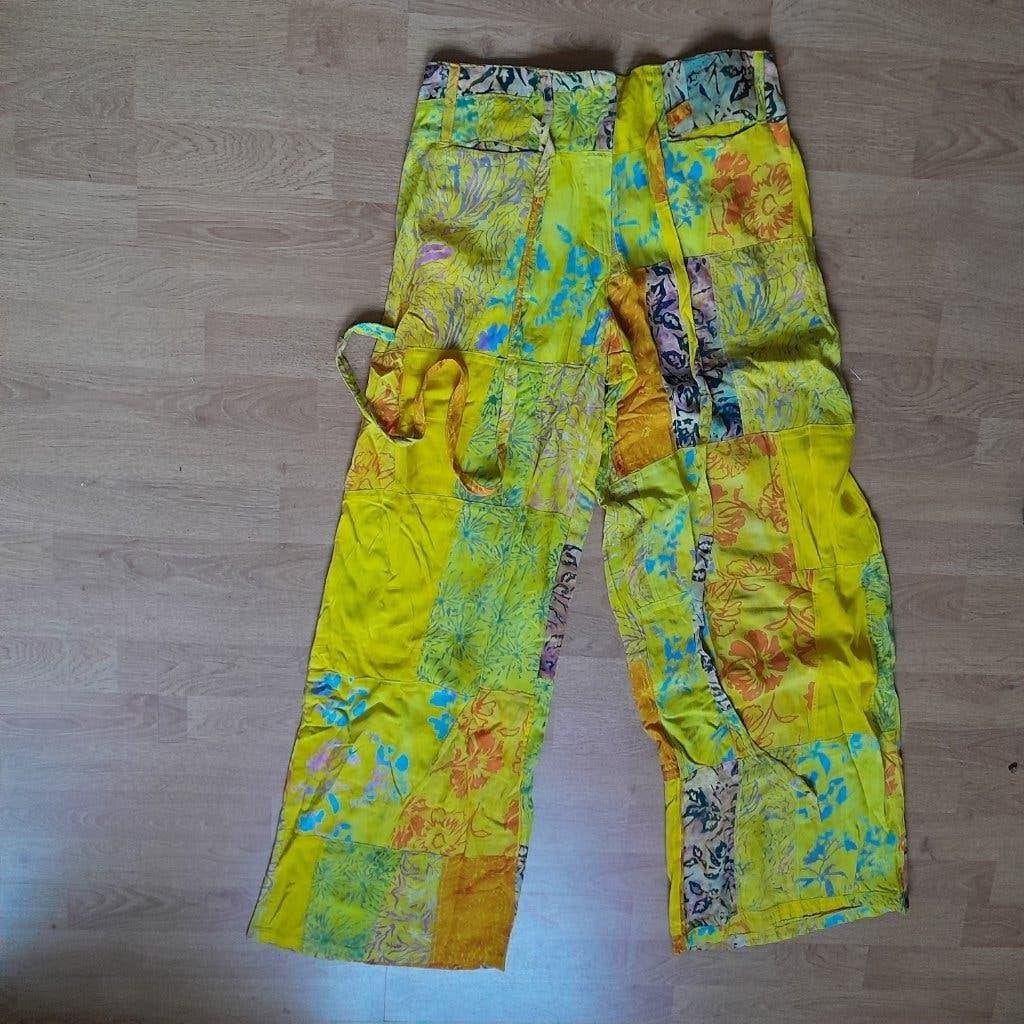 heart art broek geel maat S nieuw, Maat 38/40 (M), Geel, Ophalen of Verzenden, Zo goed als nieuw