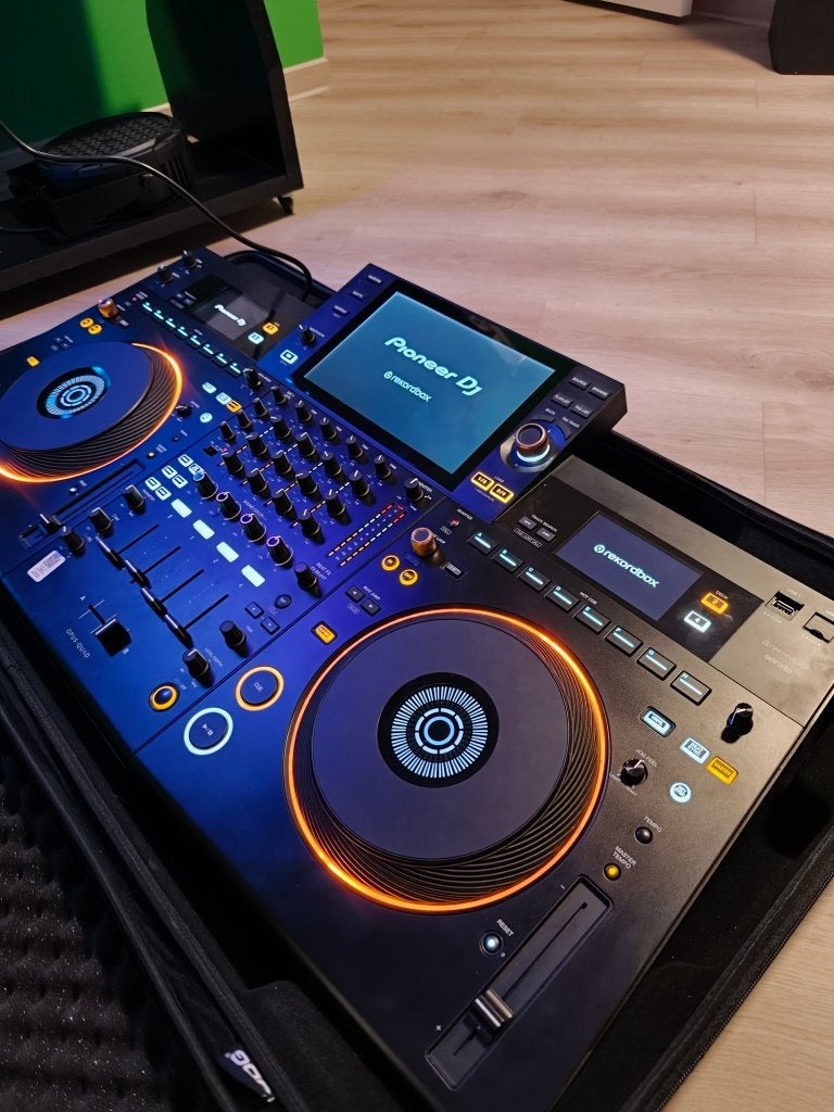Pioneer DJ OPUS-QUAD – als nieuw + UDG tas + originele doos, Muziek en Instrumenten, Dj-sets en Draaitafels, Ophalen, Zo goed als nieuw