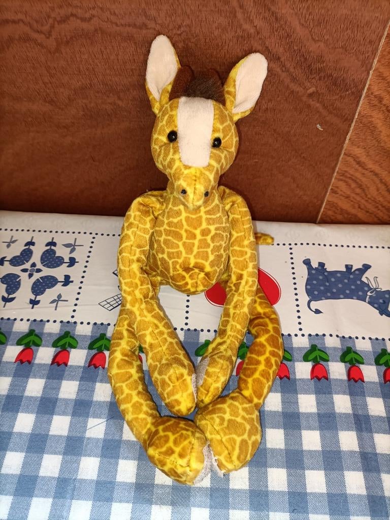 Giraffe knuffel Jurjen de Vries 30 cm groot, Kinderen en Baby's, Speelgoed | Knuffels en Pluche, Ophalen of Verzenden, Zo goed als nieuw