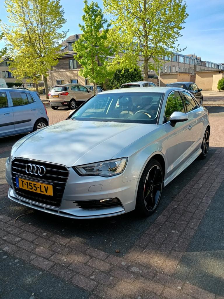 Audi A3 1.4 Tfsi COD Sedan S-tronic 2013 Grijs, Auto's, 1225 kg, 4 cilinders, 1395 cc, Particulier