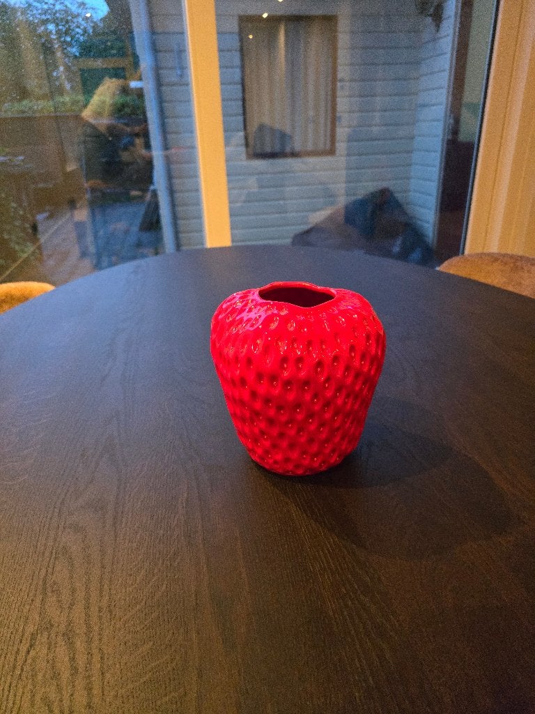 Aardbei vaasje rood, Ophalen, Met patroon/structuur, Zo goed als nieuw, Steen/keramiek