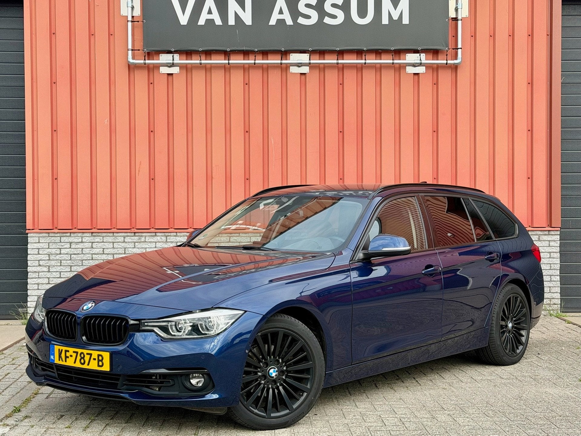 BMW 3-serie Touring 320i Carplay Camera Leer ACC DAP HUD DAB, Auto's, Automaat, 1998 cc, Achterwielaandrijving, Euro 6