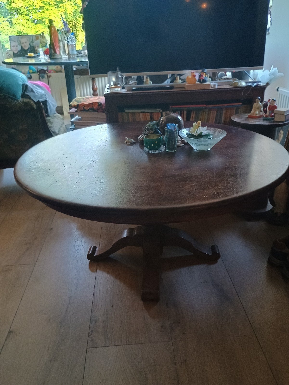 Massieve houten ronde salon tafel, Ophalen