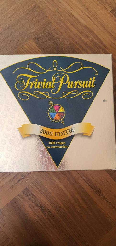 Trivial Pursuit 2000 Editie - Bordspel, Hobby en Vrije tijd, Gezelschapsspellen | Bordspellen, Vijf spelers of meer, Ophalen of Verzenden