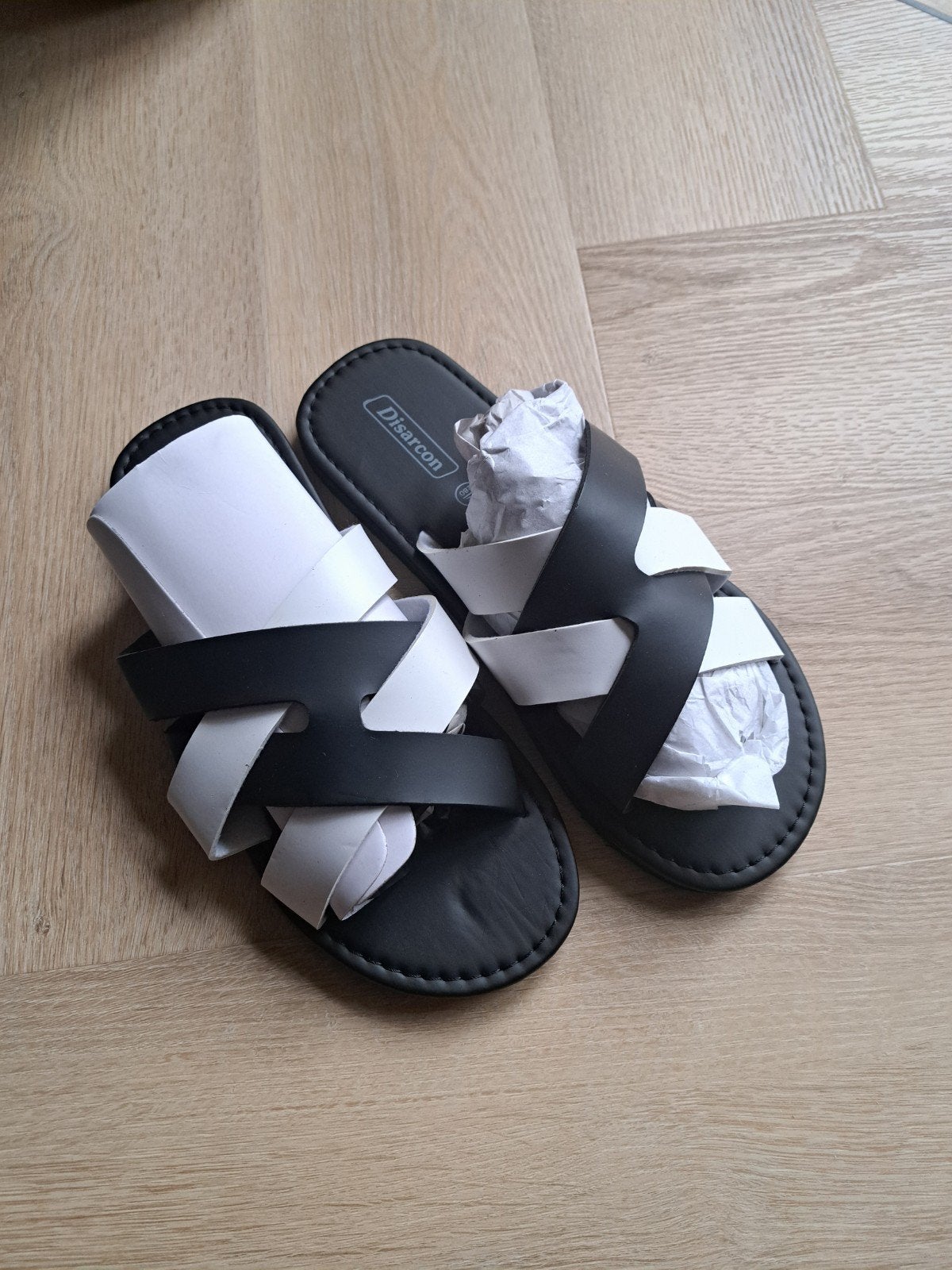 HEREN SLIPPERS NIEUW MAAT 42 + 41, Ophalen of Verzenden, Nieuw, Zwart