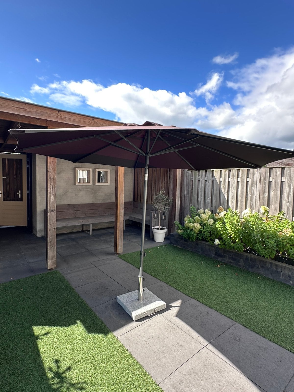 Hartman parasol incl. parasolvoet, Ophalen, Zo goed als nieuw