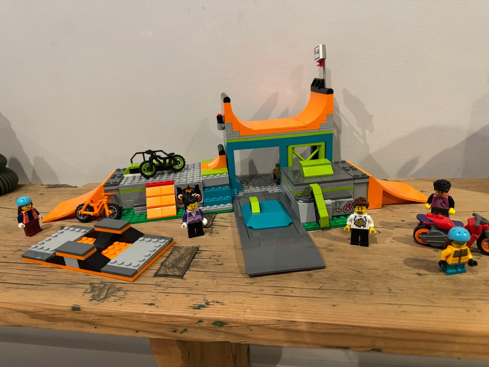 Lego City Skatepark 60364 - Mist enkele onderdelen, Lego, Ophalen of Verzenden, Inclusief doos, Complete set