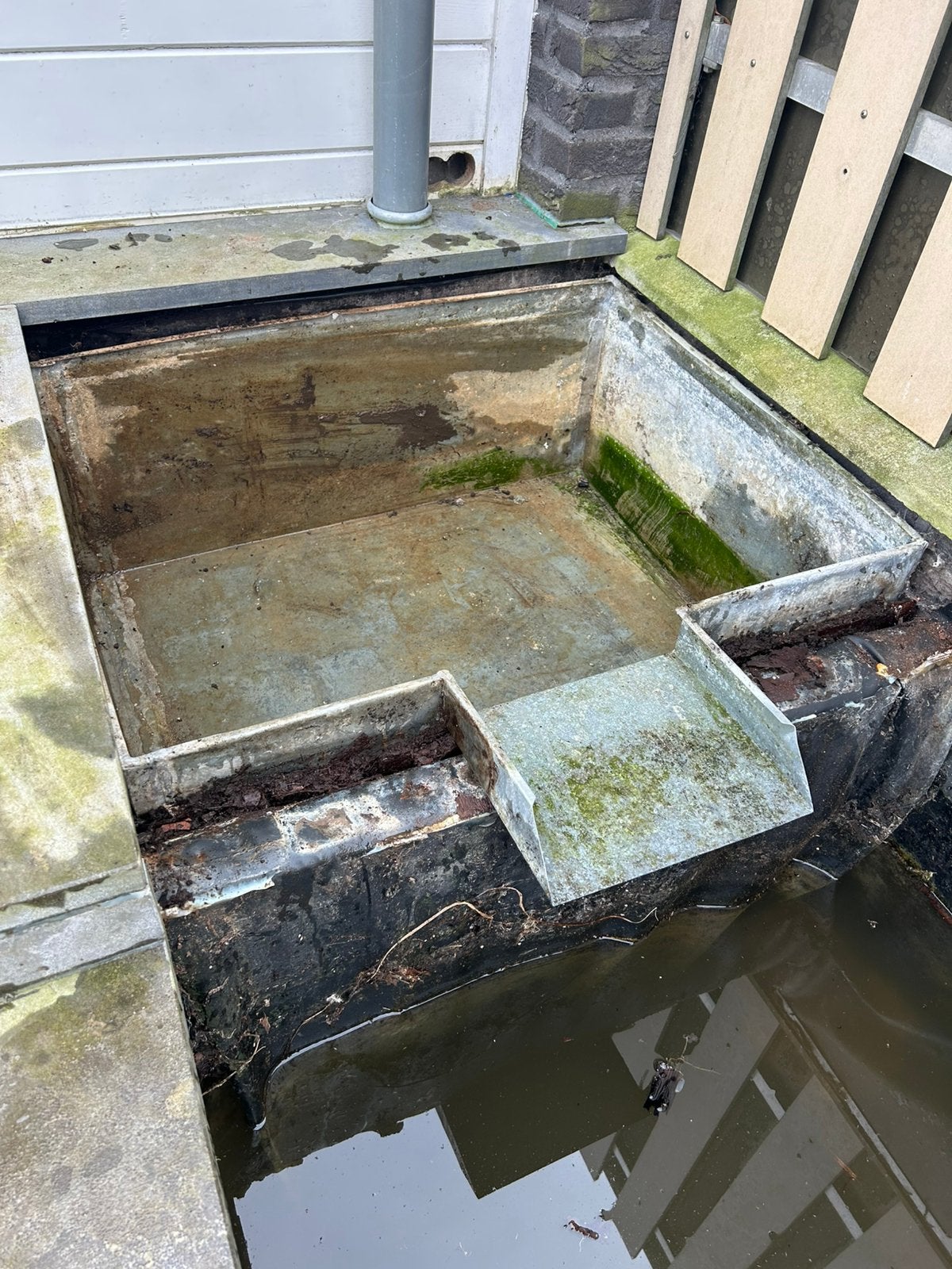 Waterval - overloop van zink, Ophalen, Gebruikt