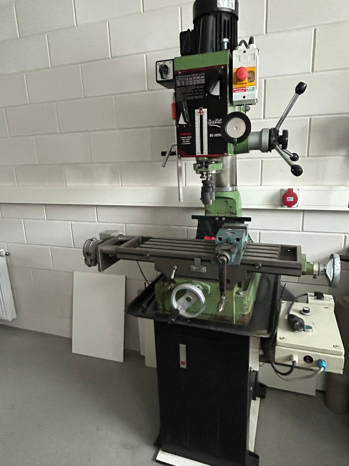 Huvema 32PDM Boor-Freesmachine, Ophalen, Gebruikt, Elektrisch, Overige soorten