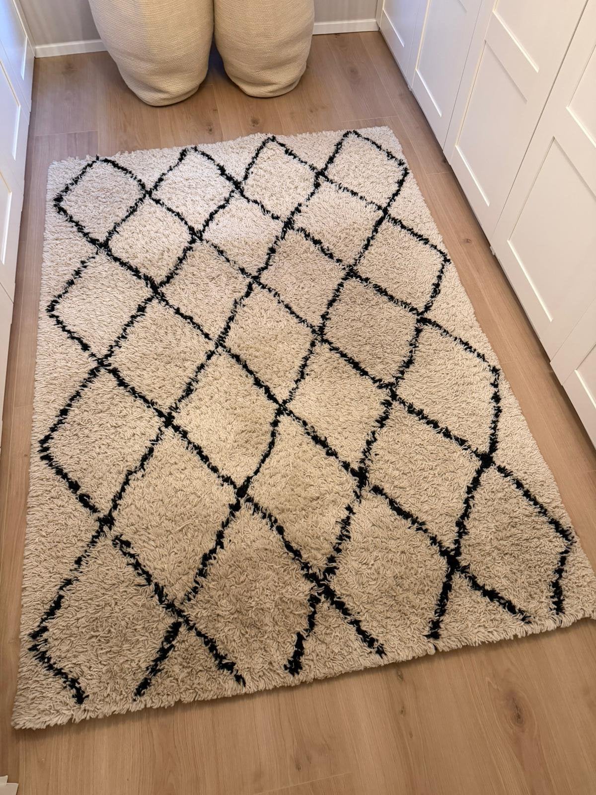 Hoogpolig vloerkleed, Ophalen, Wit, 200 cm of meer, Zo goed als nieuw