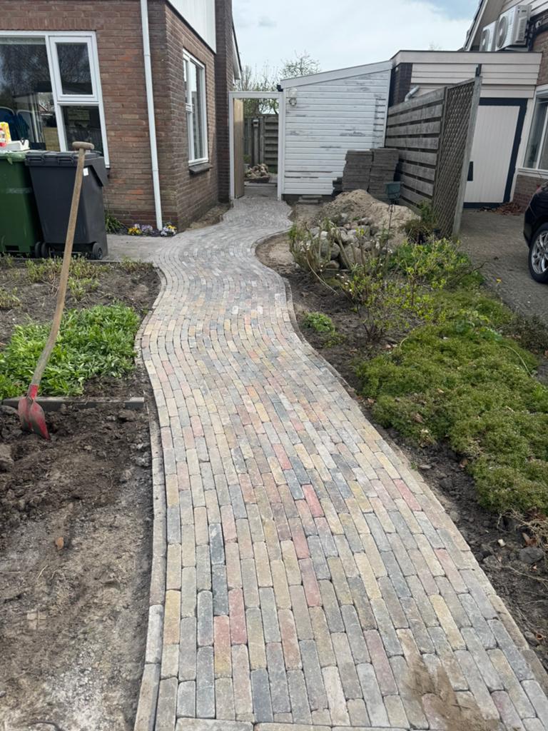 Stratenmaker beschikbaar, Tuin en Terras, Tegels en Klinkers, Ophalen of Verzenden